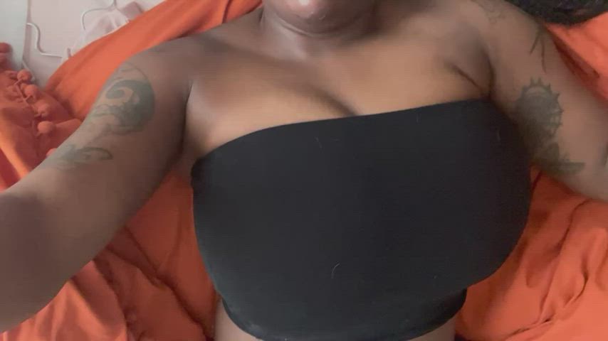 big tits ebony huge tits natural tits tits bigger-than-you-thought goth-girls gif