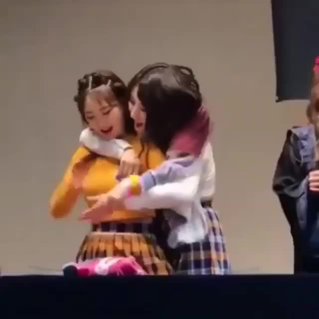 haseul and yeojin