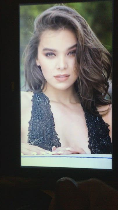 Cum Hailee Steinfeld Tribute gif