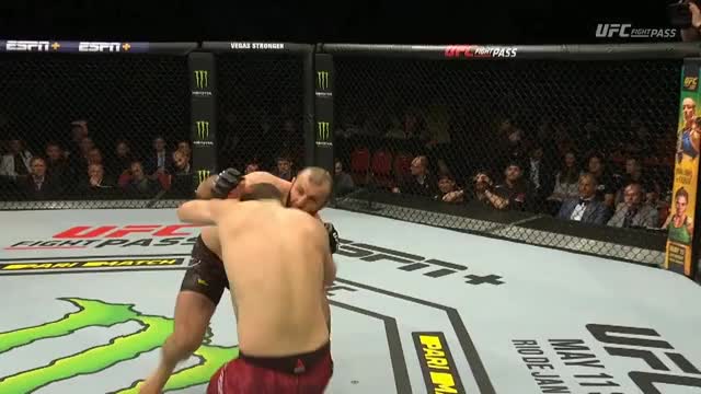 Gadzhimurad Antigulov vs. Michal Oleksiejczuk - UFC Russia