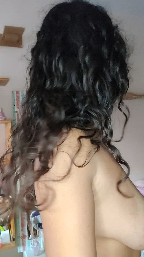 Are you into curly brunettes?