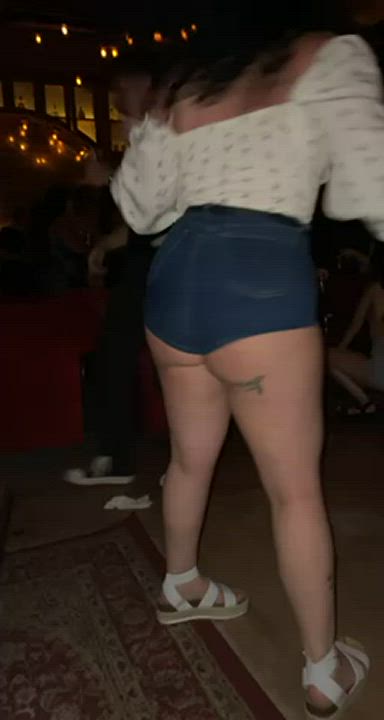 Dancing MILF Twerking gif