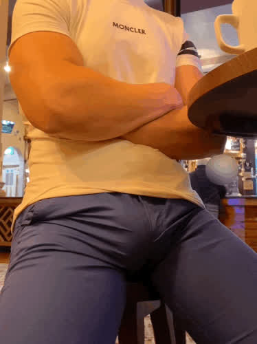 bulge bulgexxl gay hung pants gif