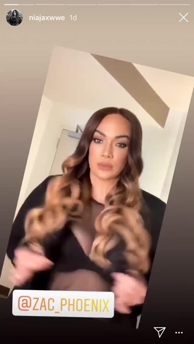 Nia Jax Flashing Us