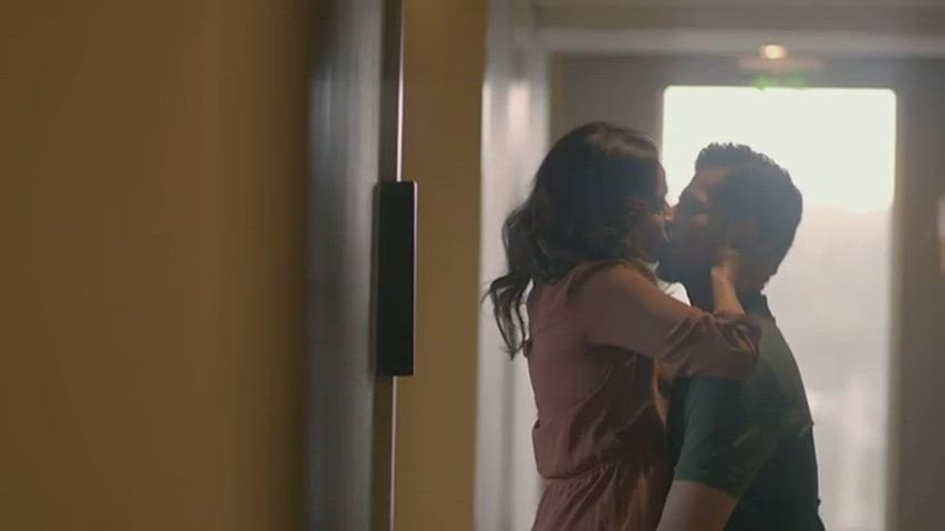 Swara Bhasker Hot Scene