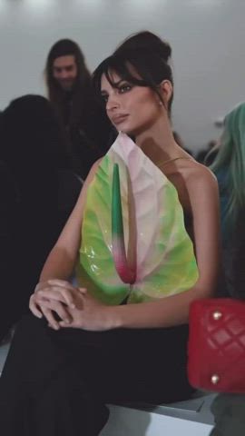 big tits brunette celebrity emily ratajkowski model natural tits sideboob gif