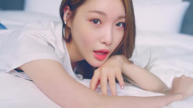 청하 (CHUNG HA) - Love U MV  ~ 1