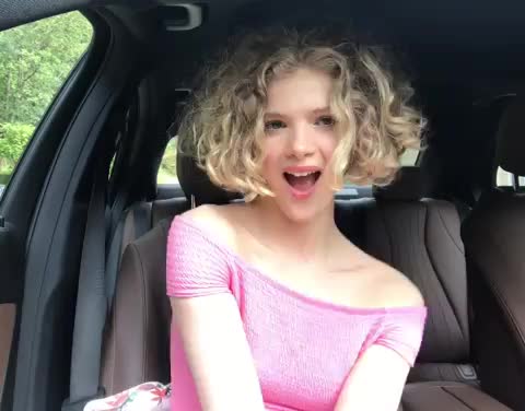 Elena Kampouris