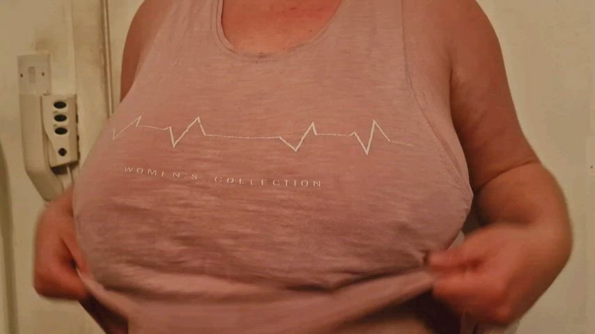 bbw big tits boobs bouncing tits milf gif