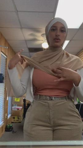 Hijab Huge Tits TikTok gif