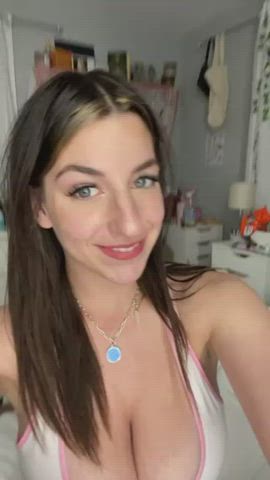 19 years old big tits tiktok gif