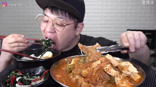 창배_ 통삼겹김치찌개 먹방-4