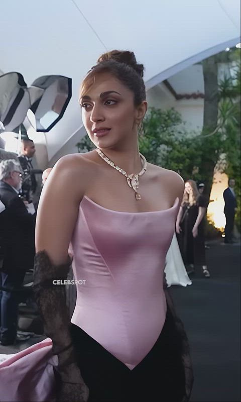 bollywood boobs cleavage curvy just-boobs gif