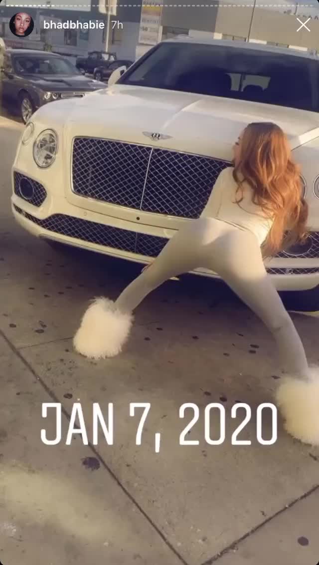 Bhadbhabie insta twerk yogapants