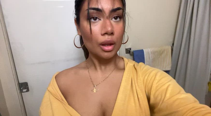 19 years old big tits boobs bouncing tits busty chubby onlyfans teen tits gif