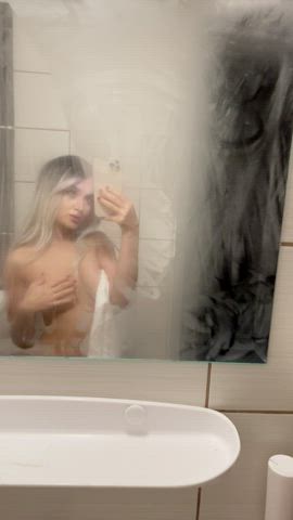 anne lia big tits blonde cute mirror natural tits petite pornstar pretty selfie gif