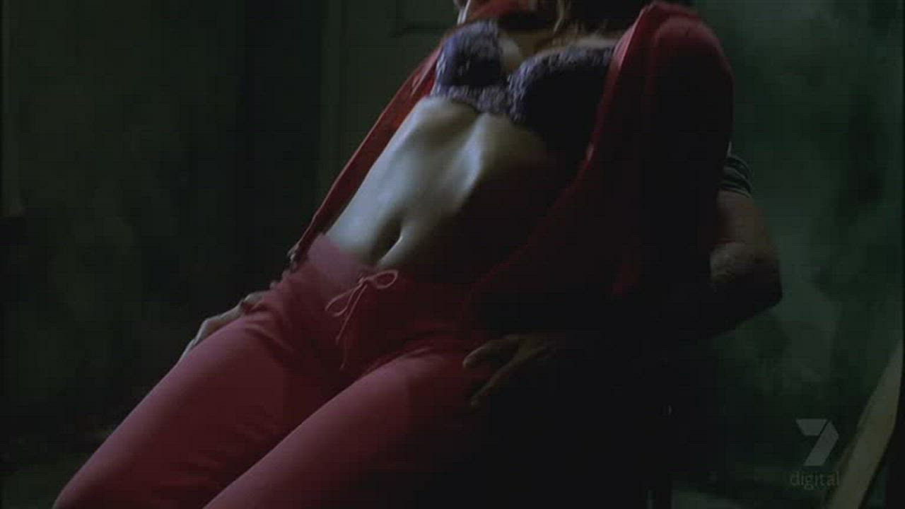 Holly Valance lapdance plot from "Prison Break"