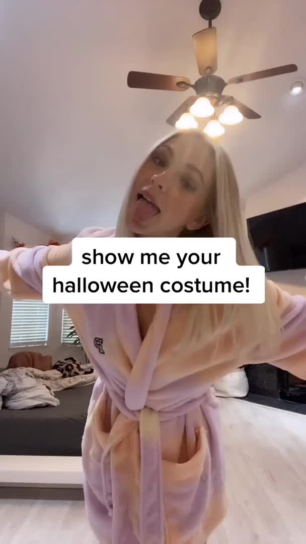 Jordyn Jones is a pirate for Halloween &amp; I want her booty