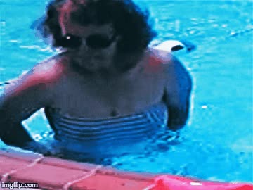 Melanie in pool