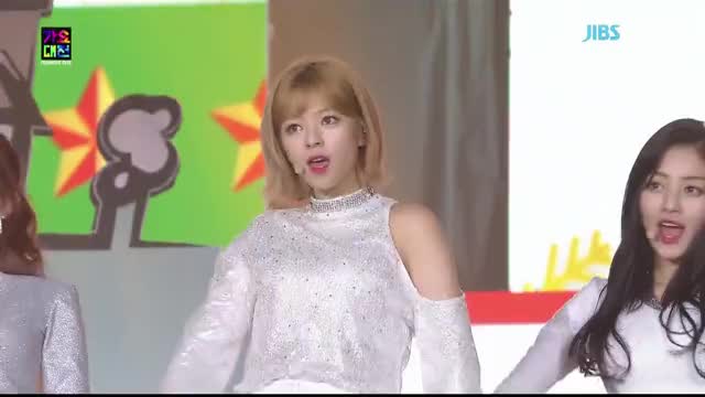 171225-IPTV-1080i-SBS-2017+가요대전-TWICE-본무대-H264-AC3-By-Sanayeon 8