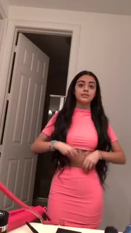 Malu Trevejo shows her ass