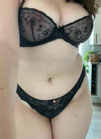 Anyones else a black lace fan [f]23