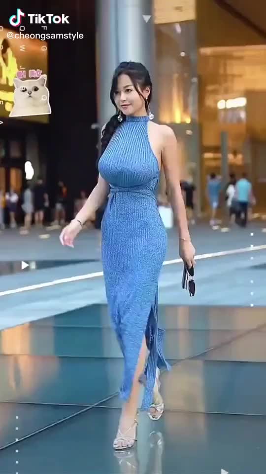 Busty Chinese Model