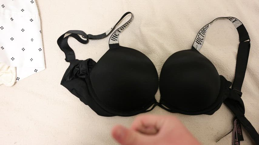 GF's 36B Shine Strap Bombshell Bra..Finally