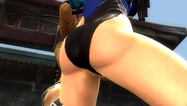 Kitana booty walk