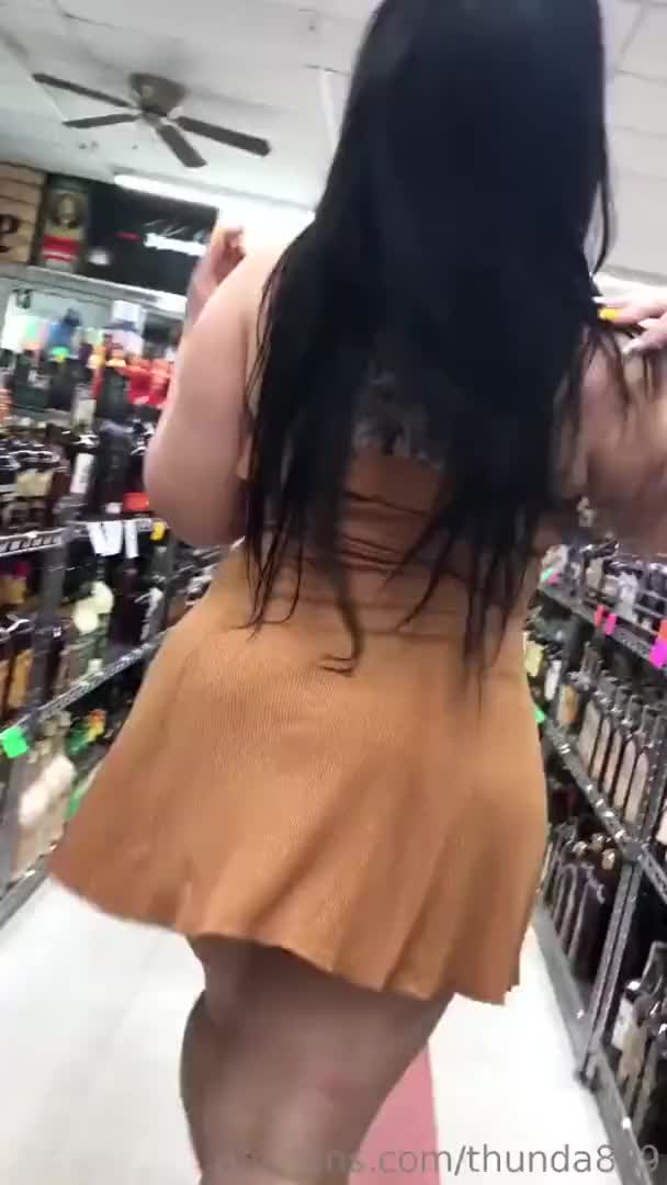 twerk in a store