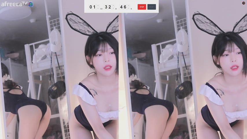 Dancing Korean NSFW gif