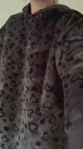 Hope you enjoy the view under here 🥵 (f)