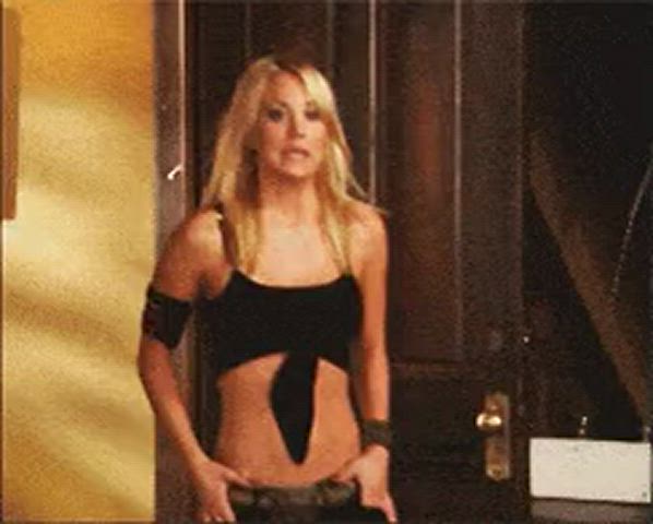 belly button blonde kaley cuoco belly gif