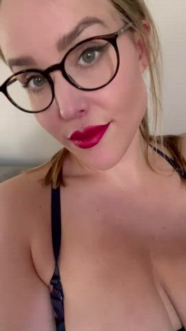 big tits boobs glasses hotwife lipstick natural tits neighbor nipples tits gif