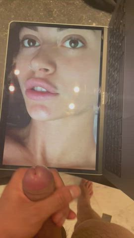 Gave this OF/Tiktokker a cumtribute 💦 Name is Kira