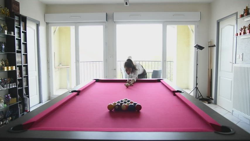 I use all my hand and my technique to make me turn up the pleasure on my pool table.