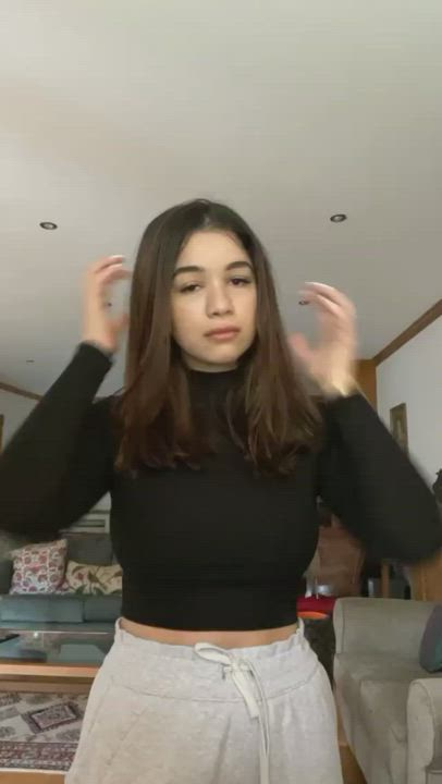 Alex Sarai Ria Sarashina Sara Bell gif