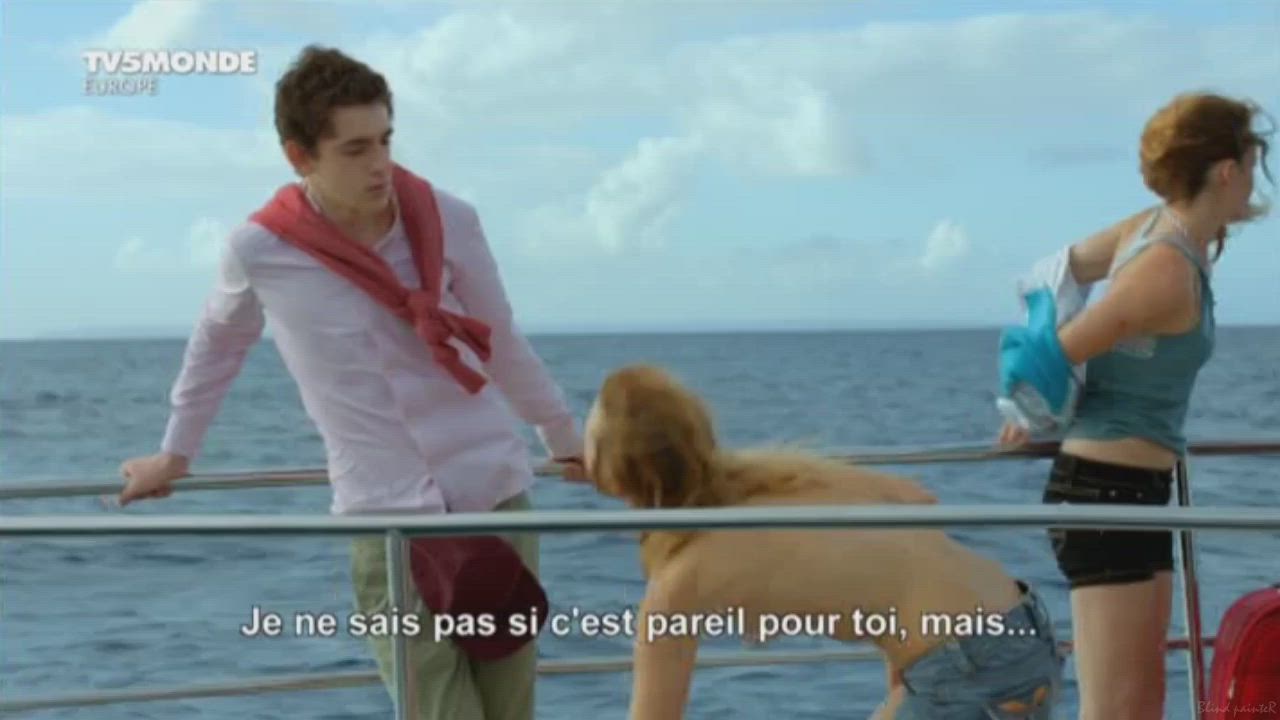 Sur le bateau, direction Guadeloupe. (Fais pas ci, fais pas ça S07E02 : Naturisme