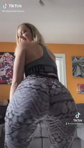 amateur ass big ass booty pawg twerking gif