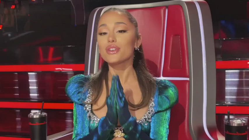 The Voice gave us some good Ariana jerk off material, those big glossy lips!