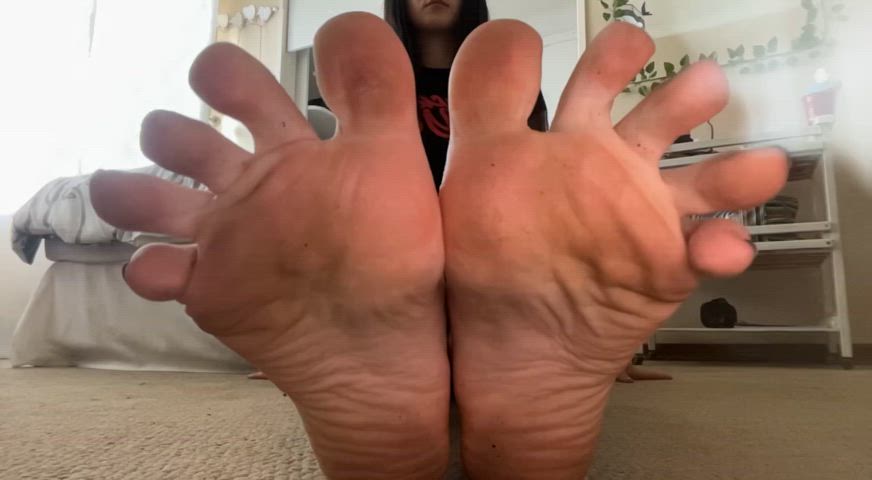 Rate my dirty soles 😽🤍