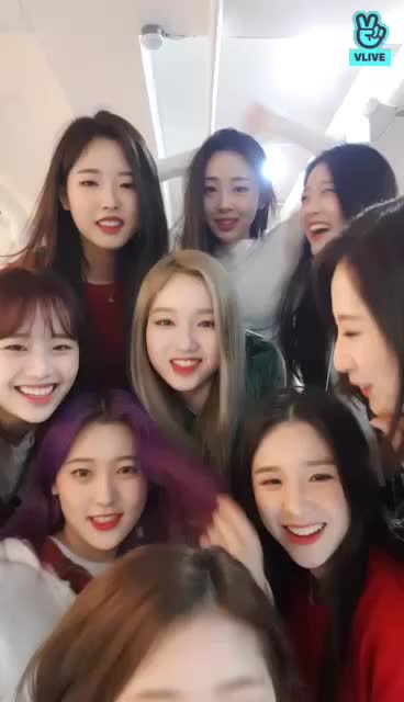 V LIVE - [이달의 소녀] 오빛! 얼굴 볼래- 25