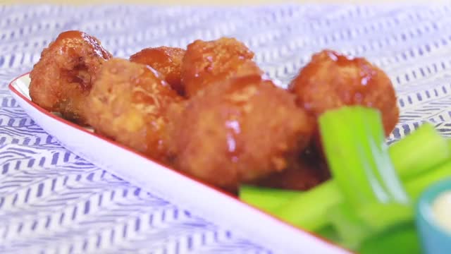 How to Make Crispy Buffalo Cauliflower