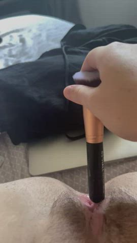 throwback to when i fucked my pussy with my mom’s makeup brush🤭