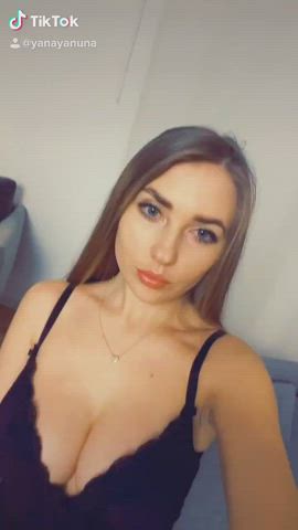 cleavage natural natural tits niemira selfie tiktok tits gif