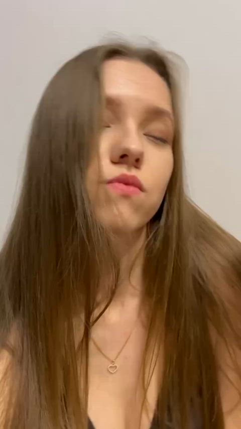 19 years old amateur homemade onlyfans teen amateur-girls legal-teens gif