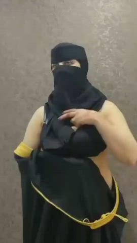 arab boobs hijab indian pakistani public gif