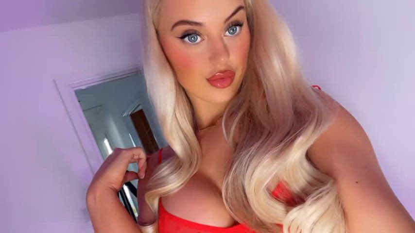 babe blonde lipstick gif