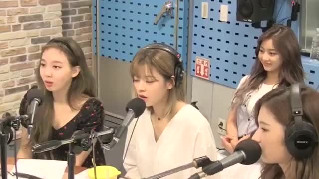 How to eat octupus by Nayeon - - 나연 트와이스 TWICE