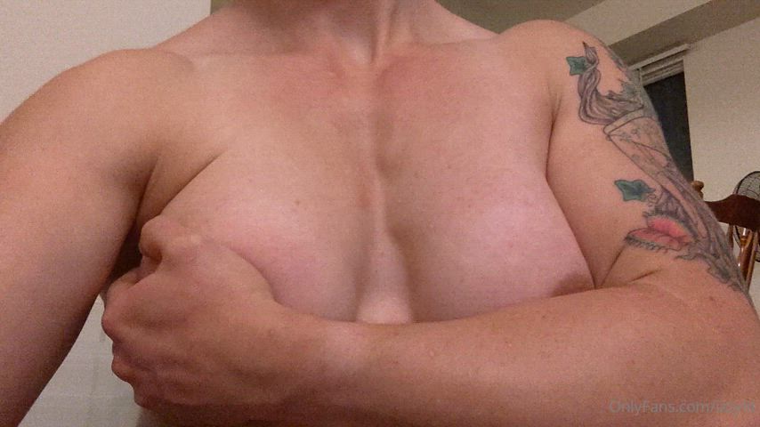 bodybuilder muscles muscular girl muscular milf gif